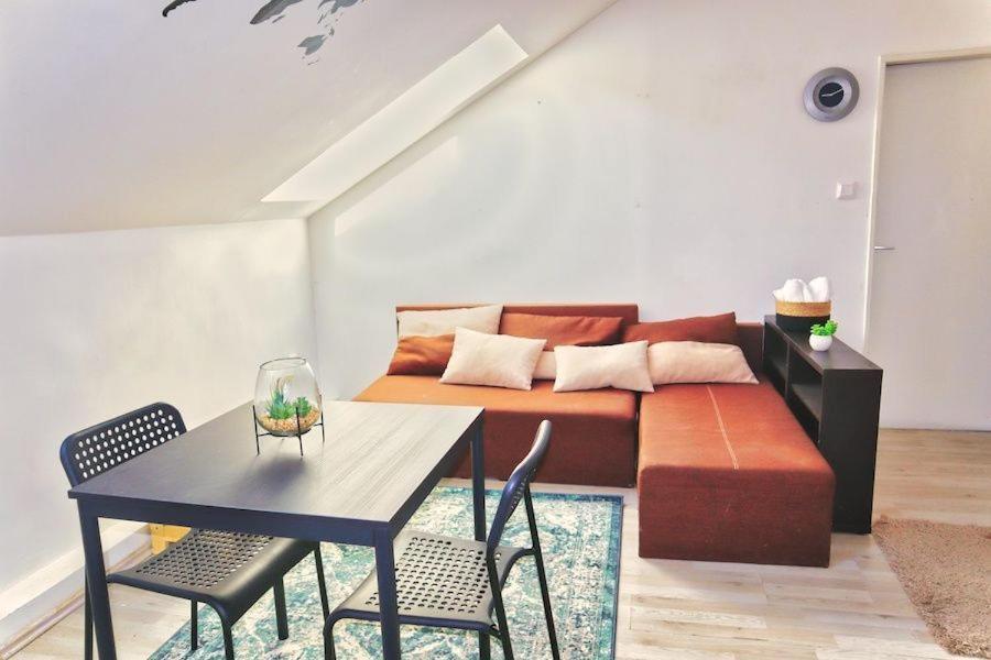 C Private Room In City Center In Bratislava Exterior foto